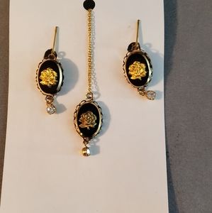Vintage Celebrity Rose Necklace Earring set